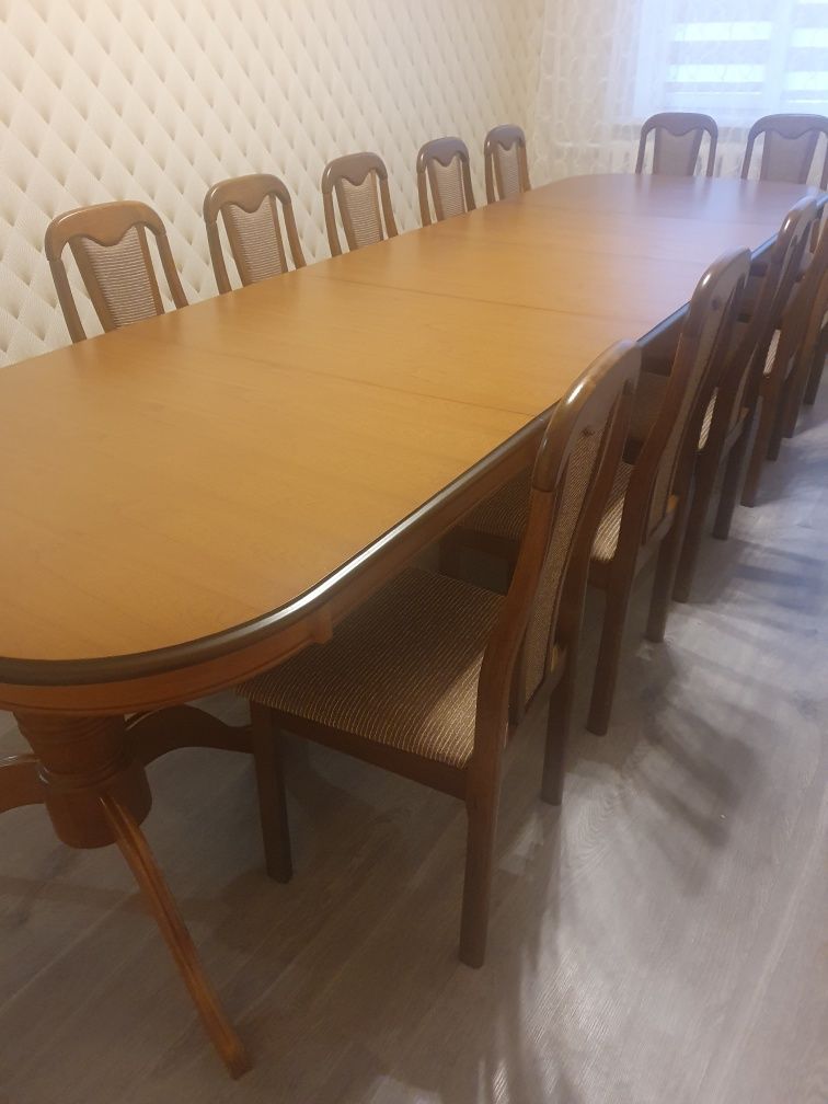 Продам стол и стулья