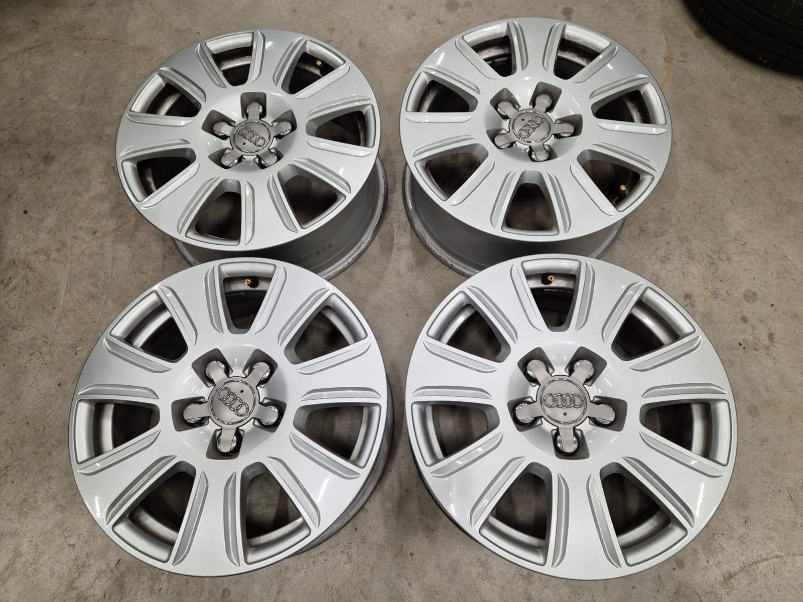 Jante Audi Q3 Q2 A4 A6 R16 originale stare foarte buna