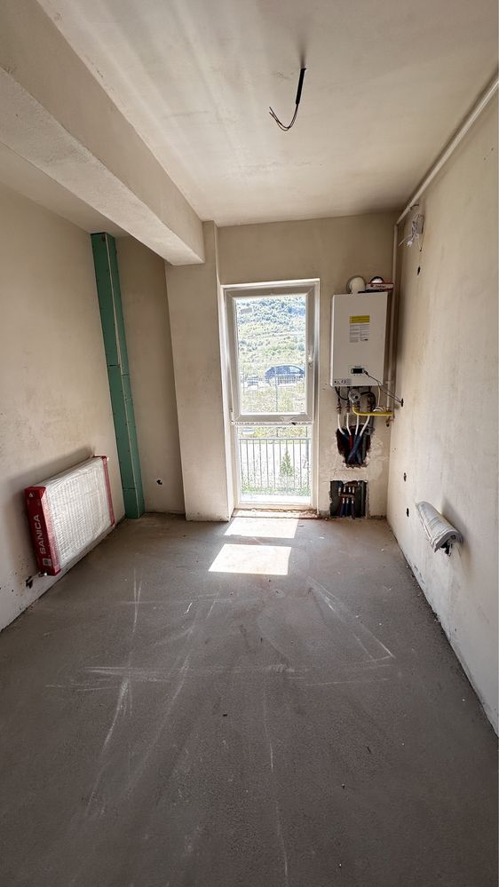 Apartament 1 camere semifinisat de vânzare în Florești
