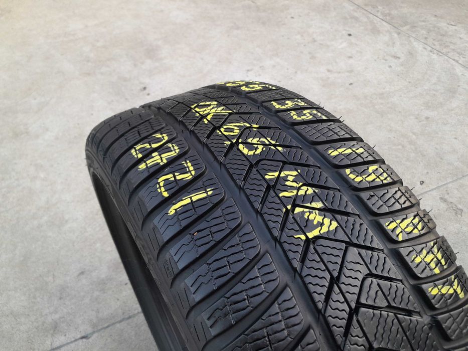 O anvelopa de iarna 255 35 19 pirelli sottozero 3 run flat 6,5 mm 2721