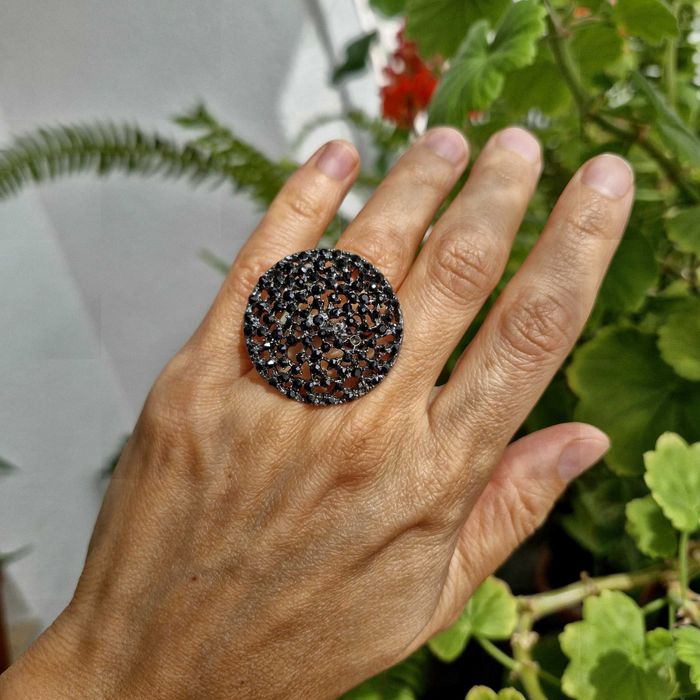 Inel negru cu pietre
