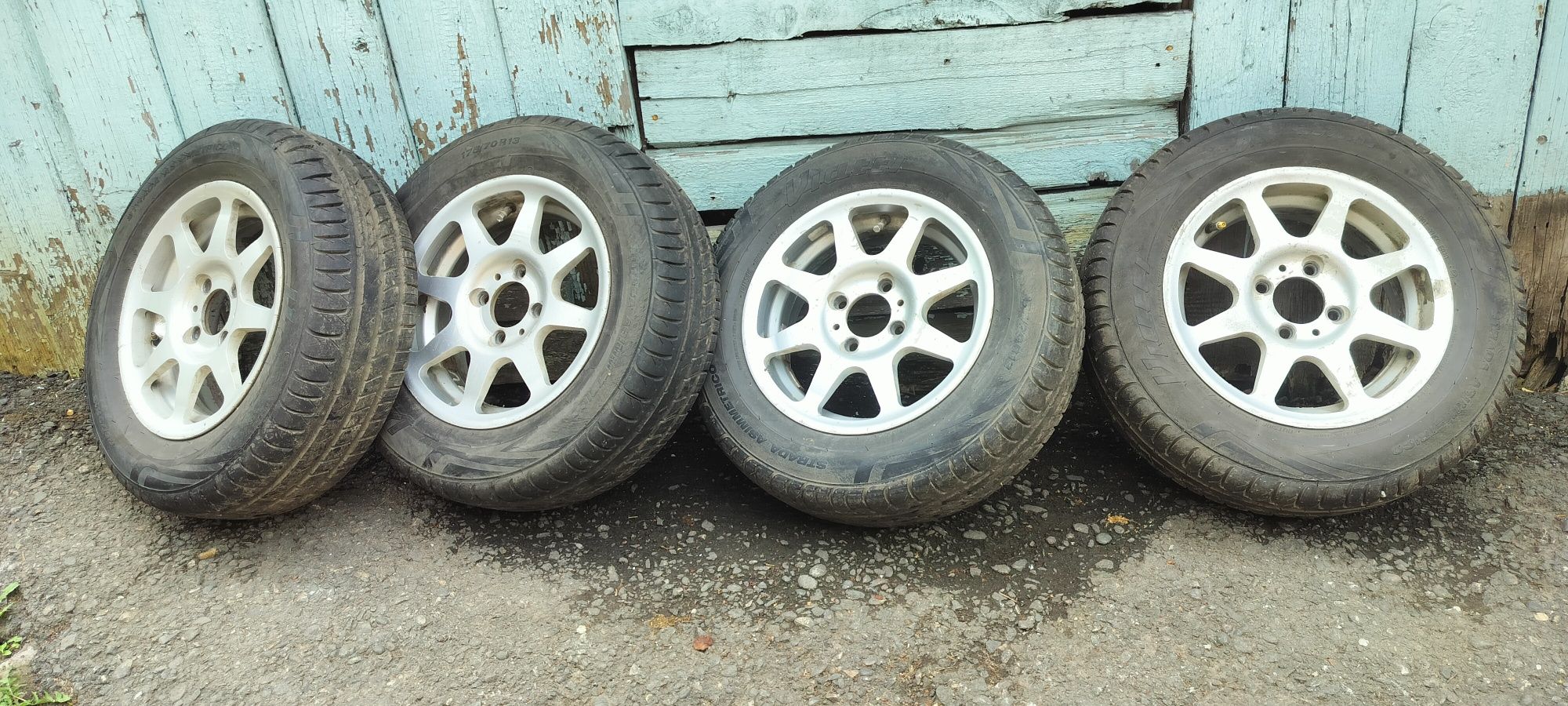 Продам резину летнию с дисками R13 4×98