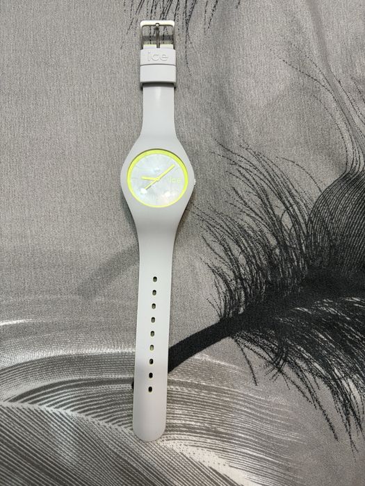 Vand ceas ca nou ice