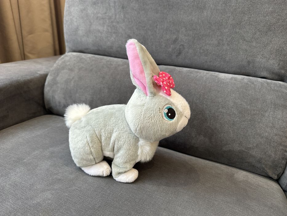 Интерактивно зайче BETSY