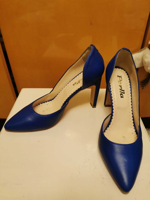 Pantofi piele cu toc albastrii