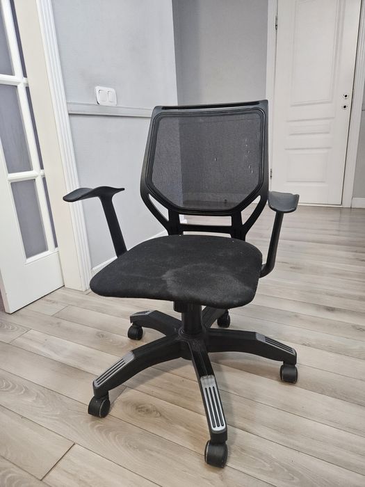 Кресло офисное,  количество 2 шт