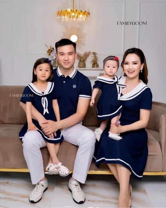 Продам платья мама и дочь