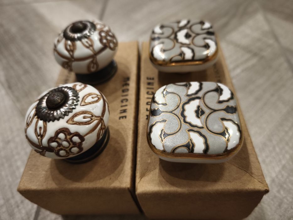 Порцеланови дръжки за мебели с цветни мотиви