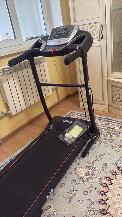 Продам новую беговую дорожку Genau