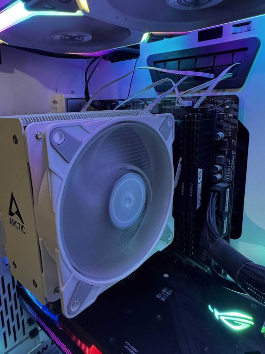 Продавам процесор, дъно, рам и охладител в отлично състояние