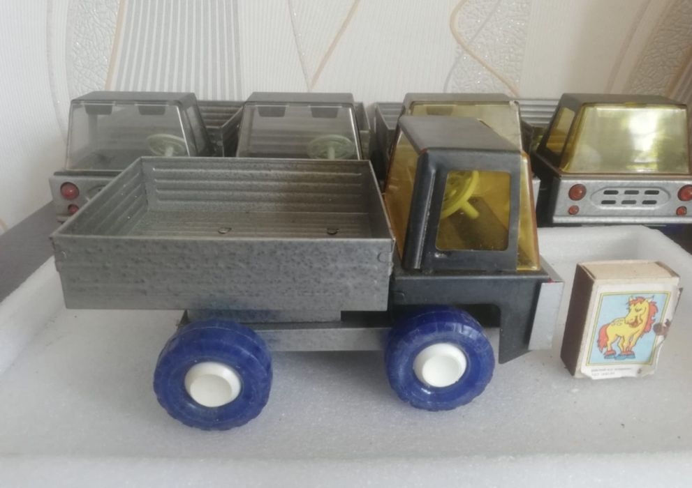 Машинки, новые СССР.