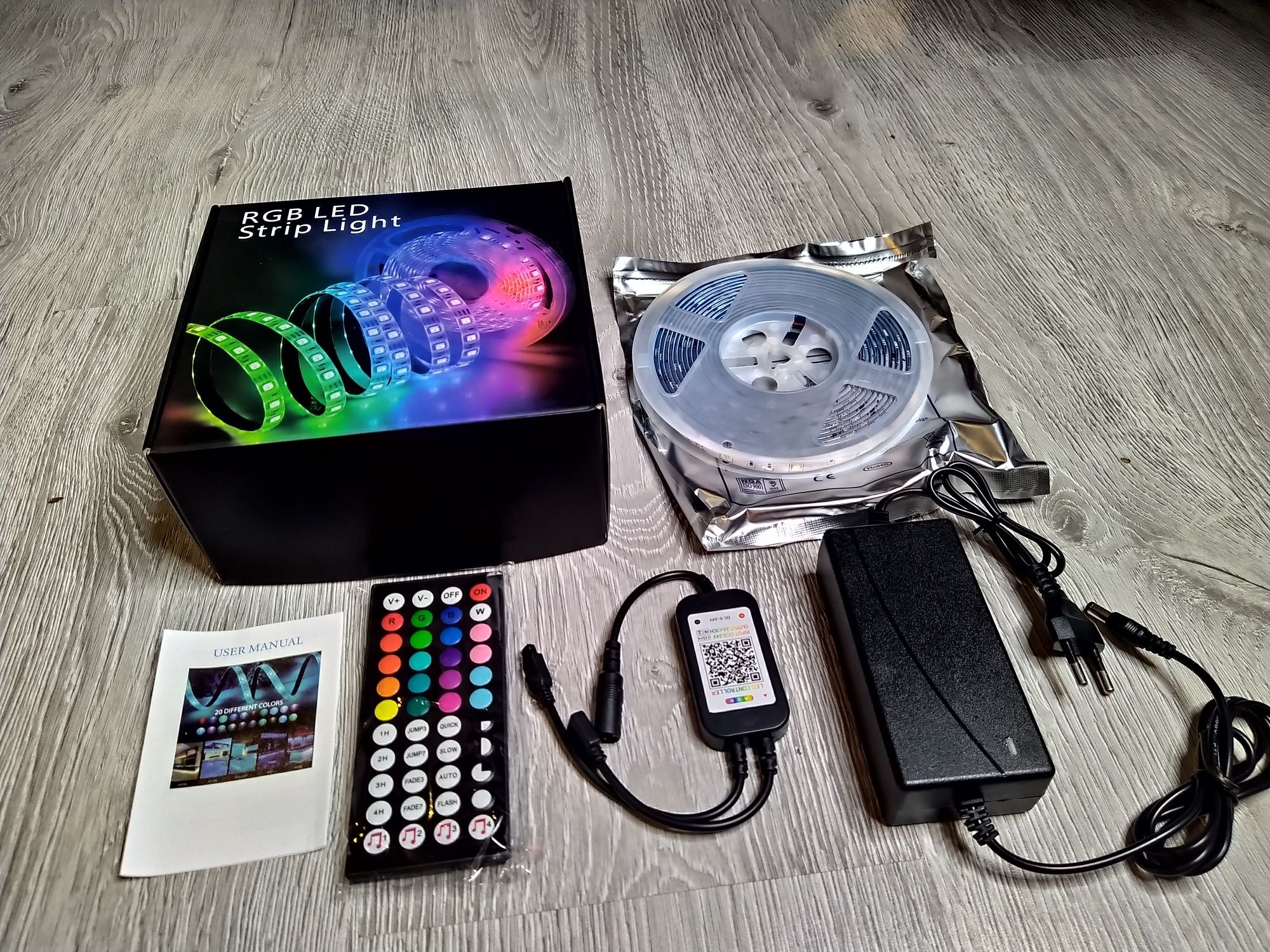 Kit Banda LED RGB, 5M, Sincroniza Muzica, Bluetooth APP, Telecomanda