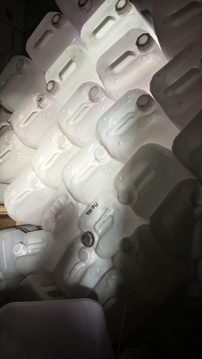 Продам канистры 20 л