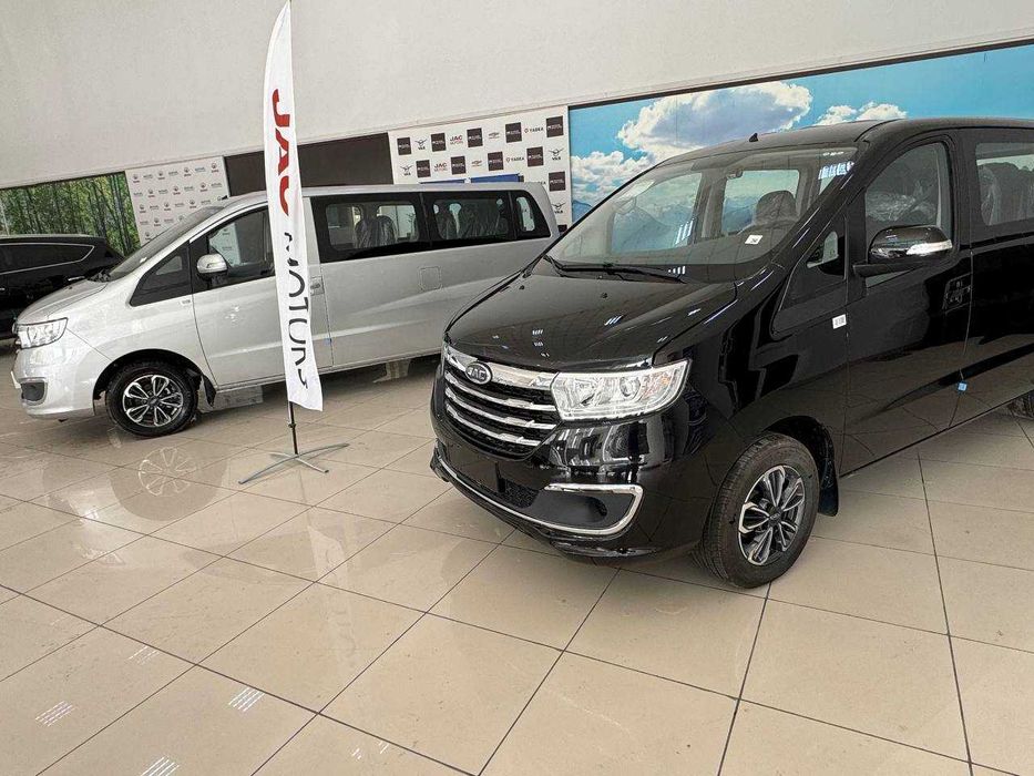 Микроавтобус JAC M3