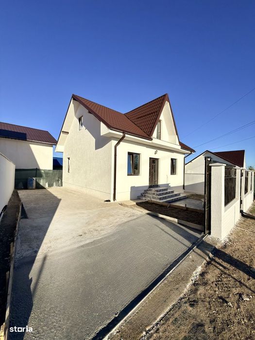 Casă cu 3 Camere | Lumina