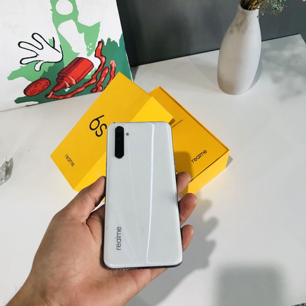 Продам телефон realme 6s 128 гб. 35 тысяч.