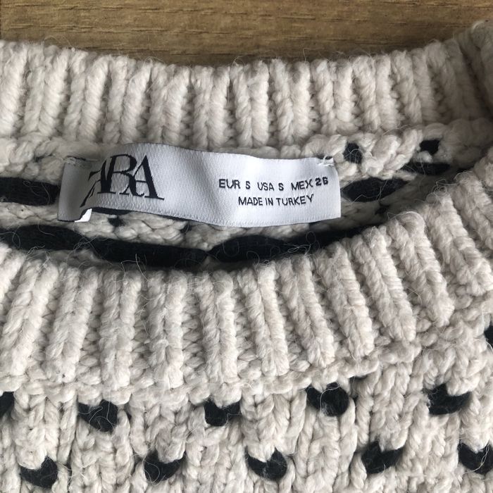 Zara пуловер с панделки