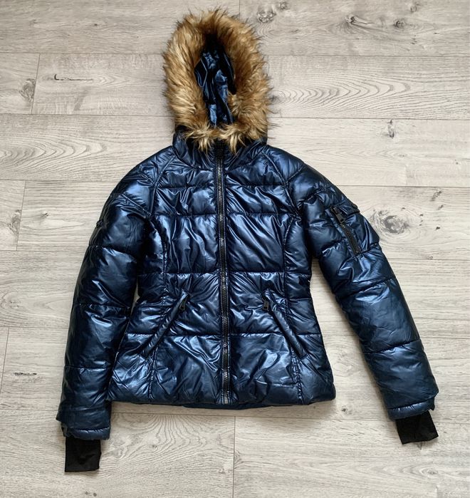 Geaca noua, fără eticheta