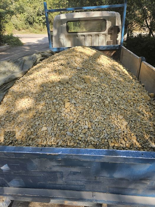 Transport nisip,pietriș,moloz.