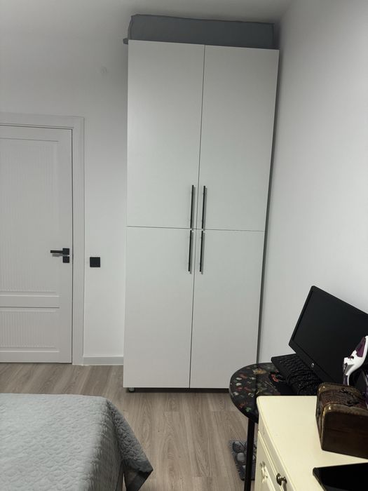 Шкаф плательный универсальный.Торг