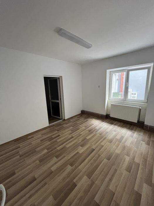 Birou / Spatiu de inchiriat Reghin Centru