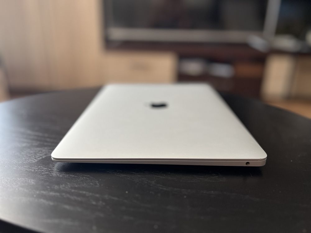 Отличен Apple MacBook Air M1 8GB 256GB