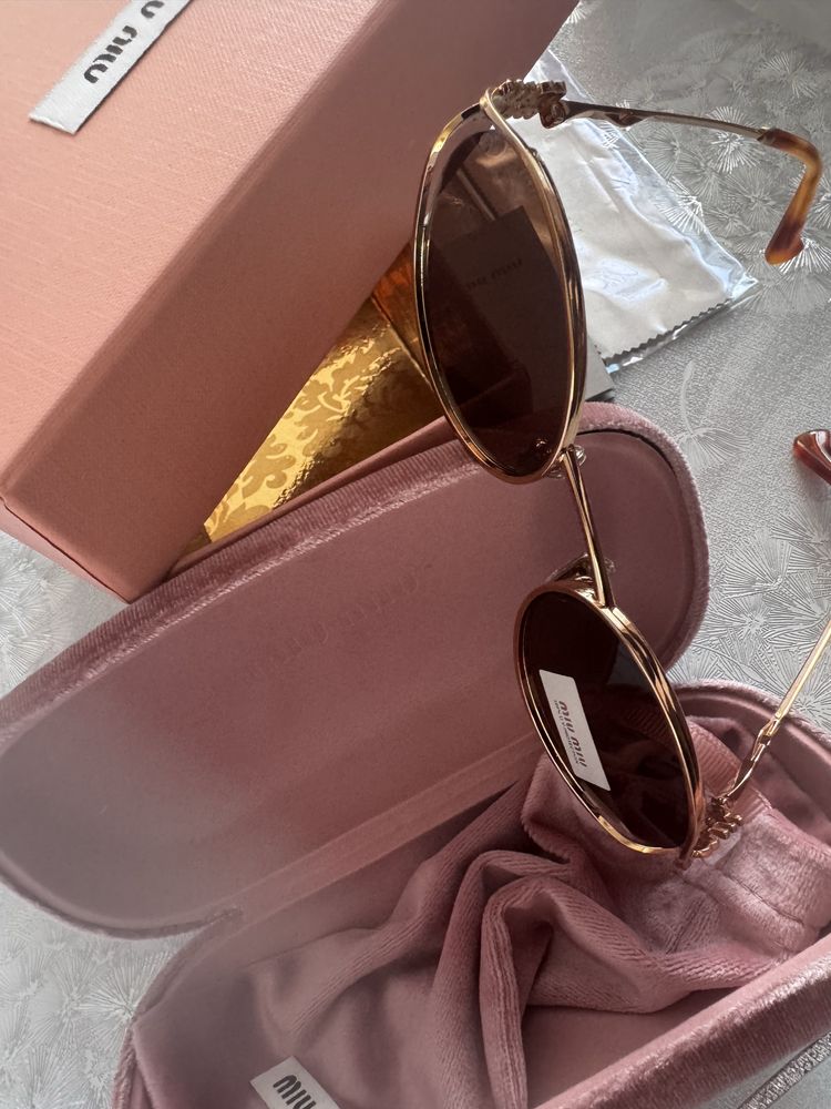 Слънчеви очила MIU MIU