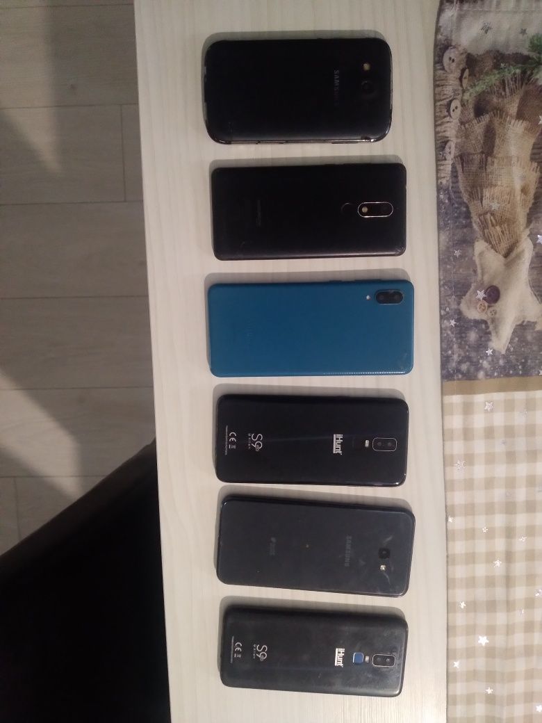 Vând 6 telefoane mobile funcționale cu display-ul spart