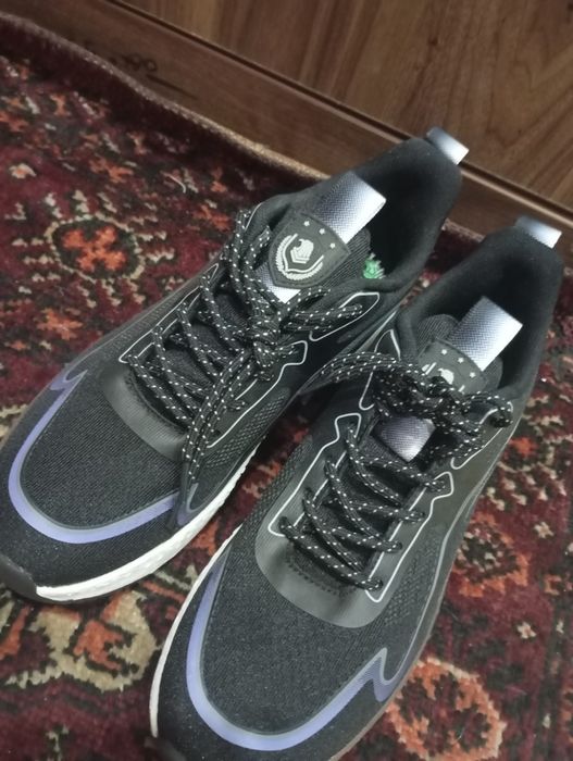 Кроссовки новые не ношенные