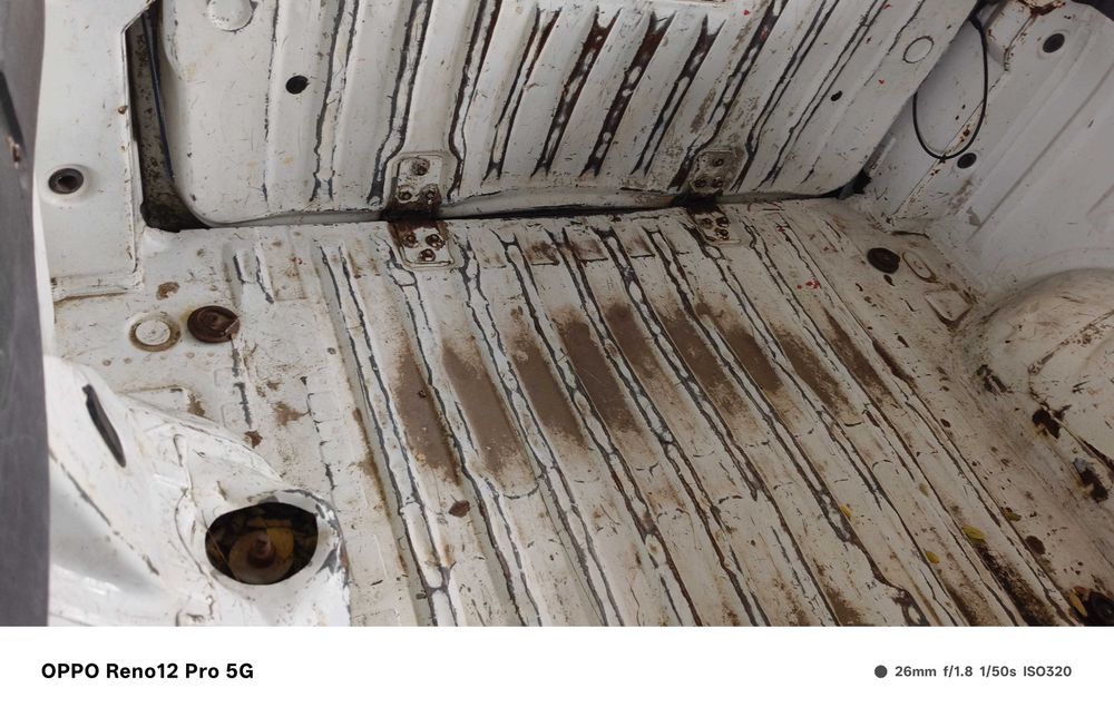 Vând Logan pick-up, 1,6 b, an 2010 sau schimb cu Logan 1,4 același an