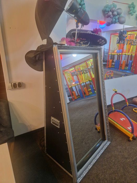 Oglinda magica pentru evenimente