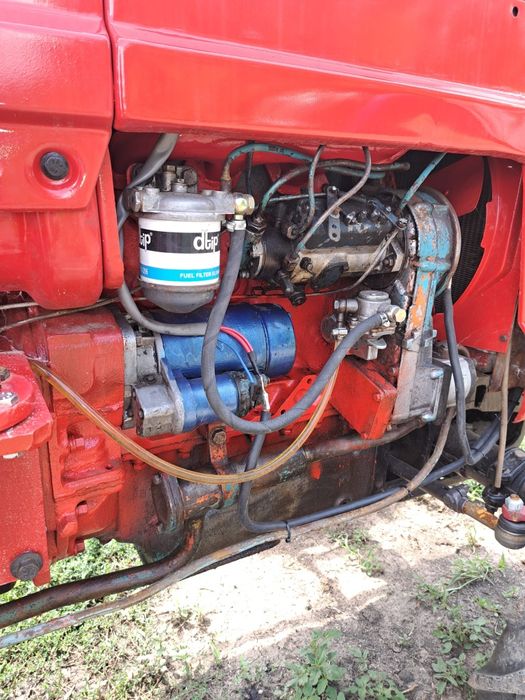 Tractor U-445 de vie