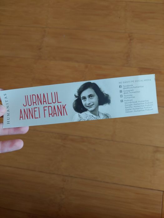 Vând carte "Jurnalul Annei Frank"+semn de carte