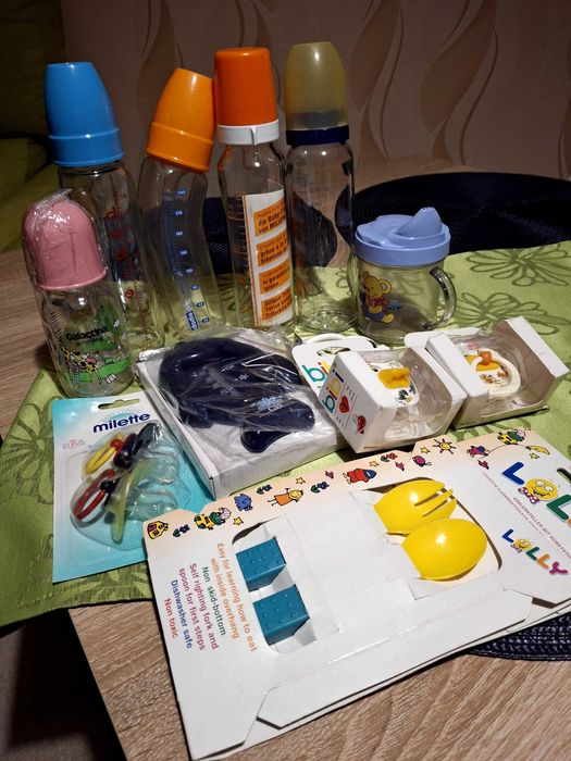 Бебешки аксесоари за хранене- неизползвани