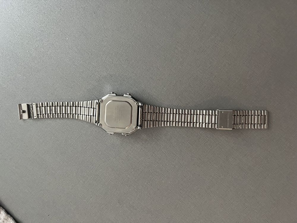 Часовник Casio unisex оригинален