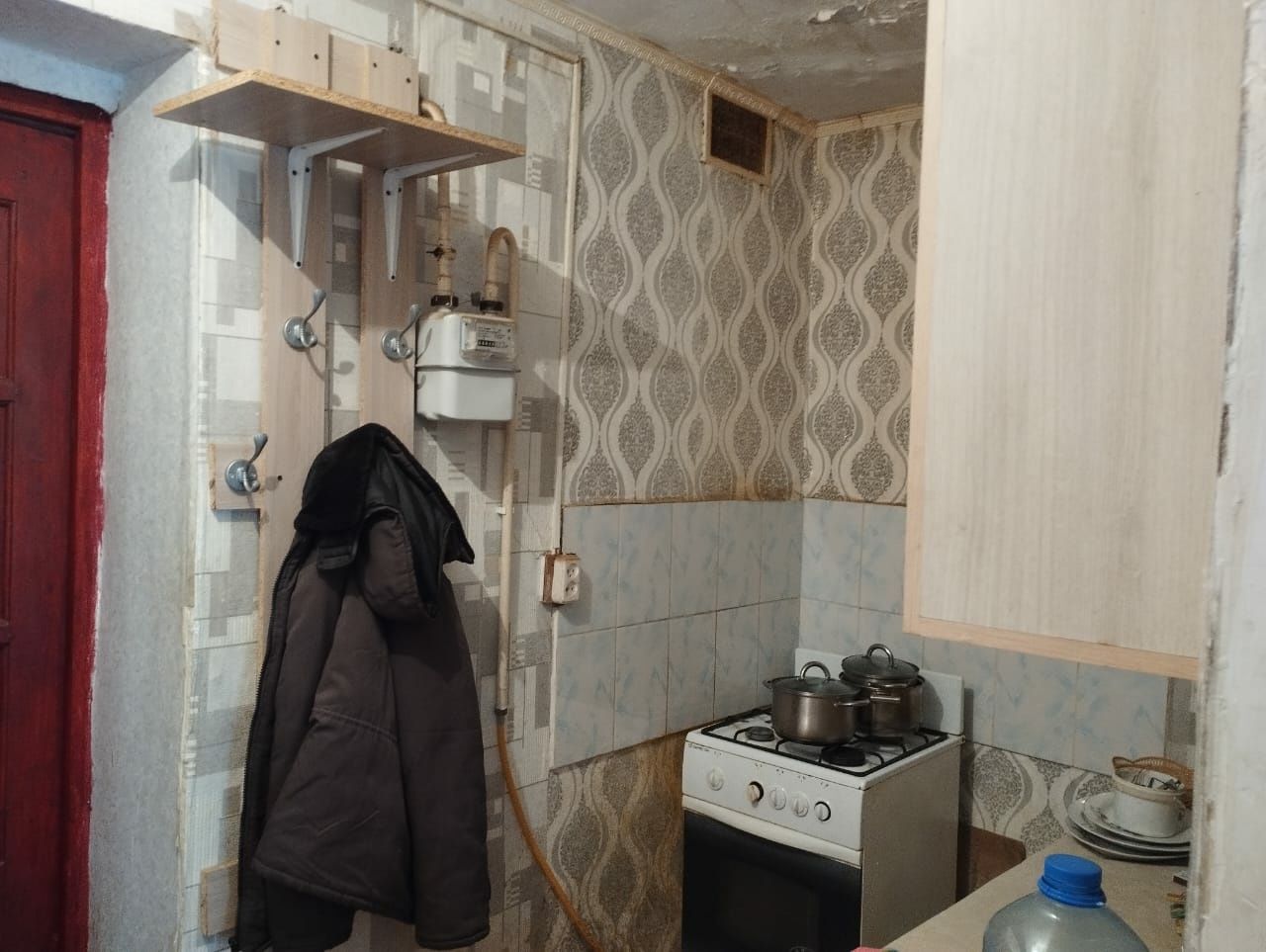 Продам однокомнатную квартиру бывший садик без балкона 28 квадратнов