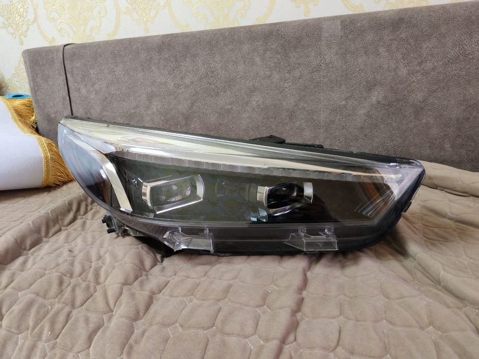 Продам правую фары на Jac J 7 2023 г. Бегущим поворотником.
