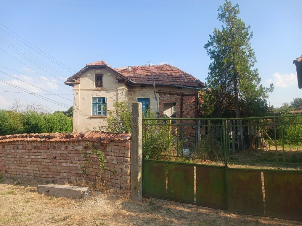 Продавам  къща в с.Овча Могила