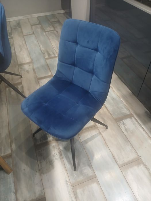 Продавам 6 стола