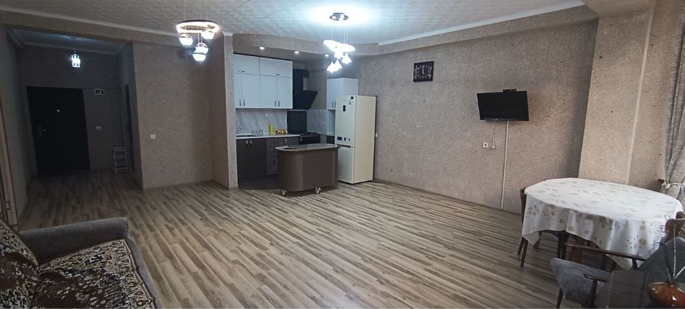 Сдается 2-х комнатная квртира на 4 этаж 75 кв