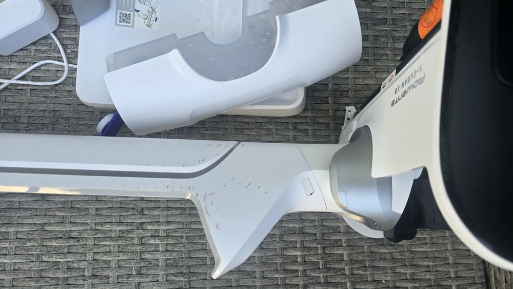 Aspirator vertical fara fir cu spalare Rowenta X-Clean 10 GZ7540WO