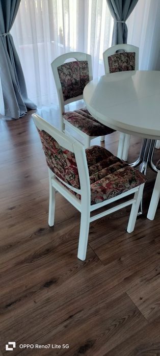 Vând set masa și 5 scaune