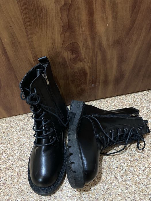 Новые  осенние  полусапожки  продам