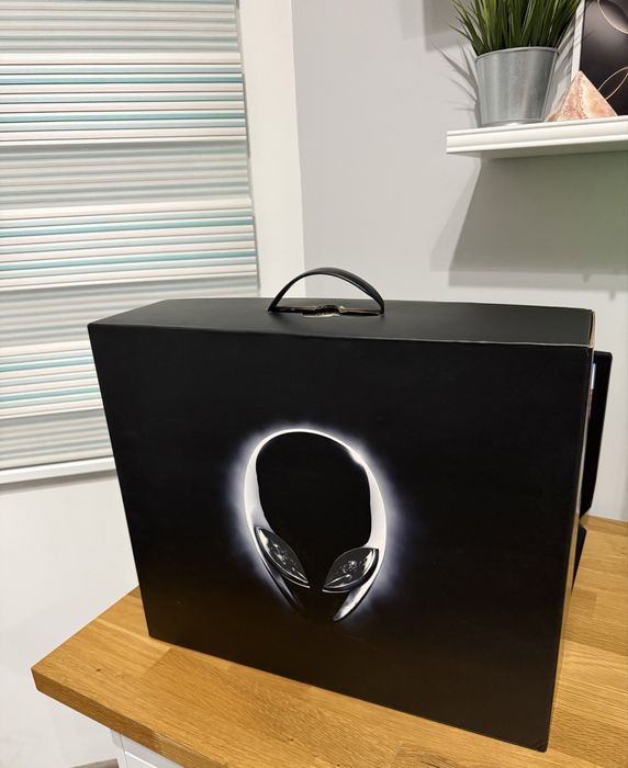 Alienware 15 R2 / i5-6300HQ / 16GB RAM / 1 TB SSD