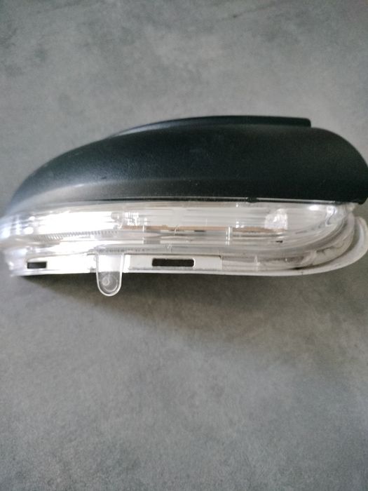 Vând semnal oglinda stânga Golf6