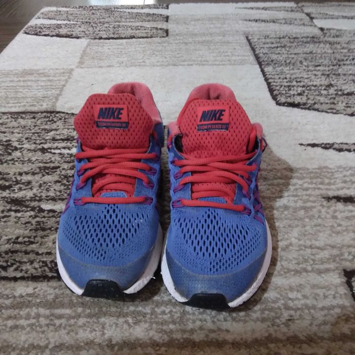 Adidasi nike nr38