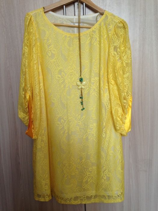 Платье жёлтое свободного кроя