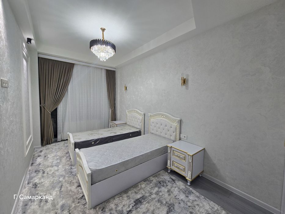 Прлдается 4 комнатная квартира площадью 135 кв.м. По улице Рудаки