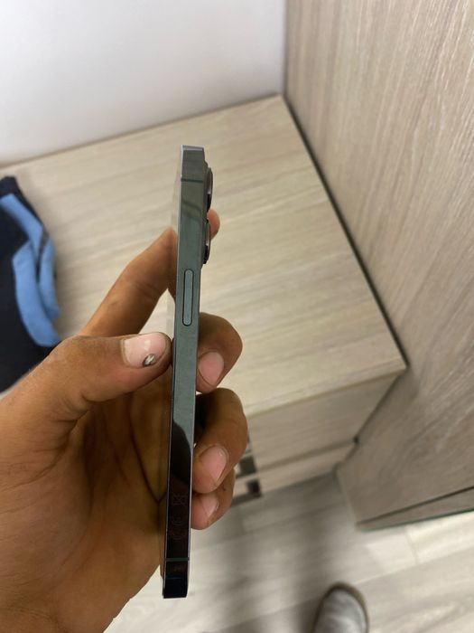 Vand iphone 13 pro nou urgent