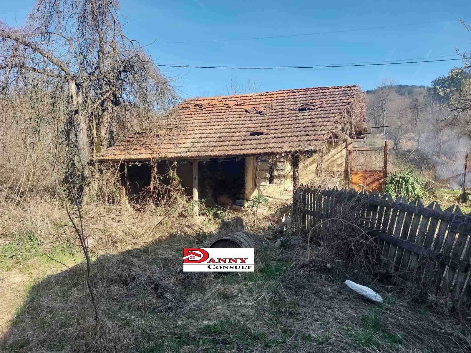 Къща с двор в Габровския балкан